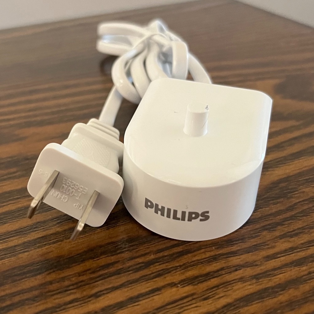 [SONICARE] Philips NEVER USED Electric Toothbrush Travel Charger